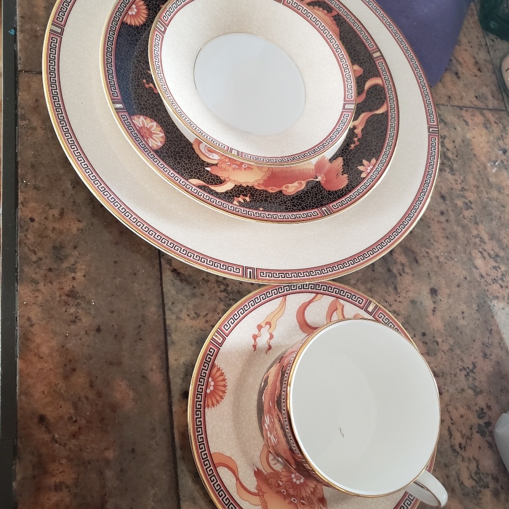 Wedgewood Dynasty fine China collection